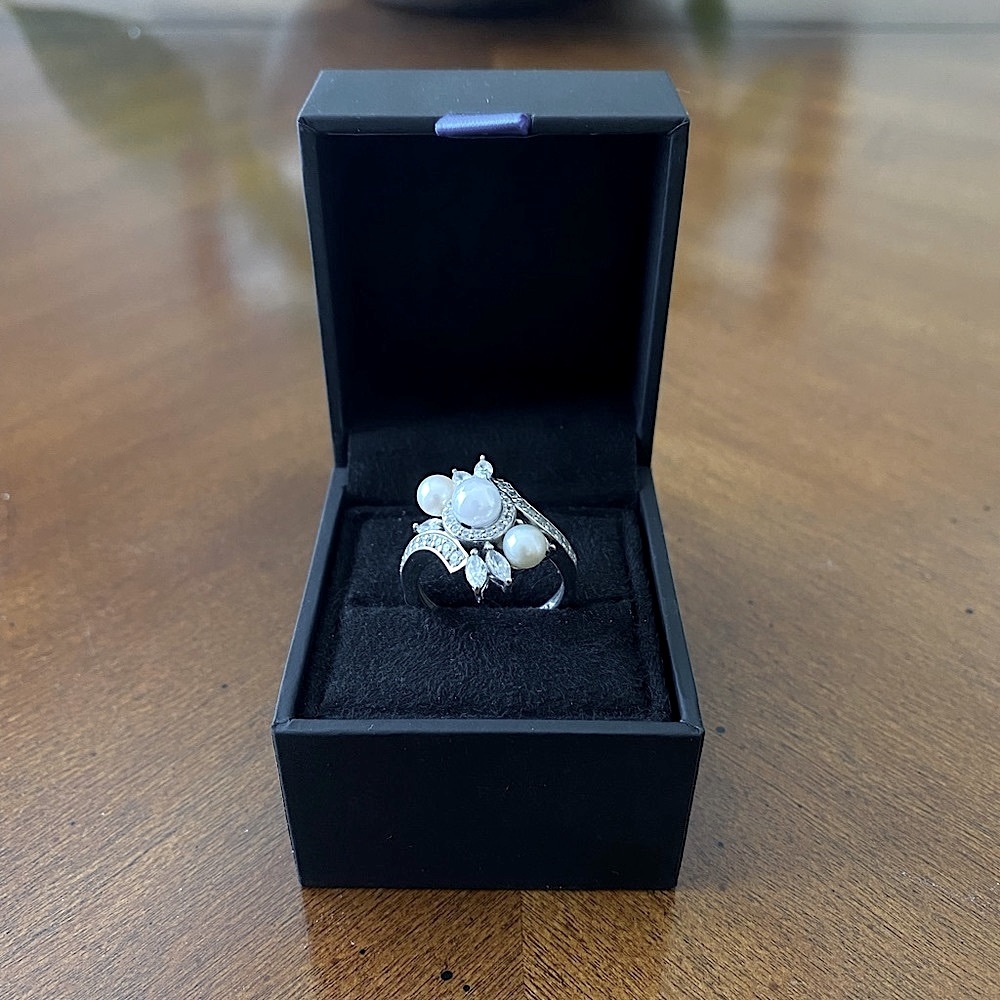 Beautiful ring with CZ and Pearl (size 9)